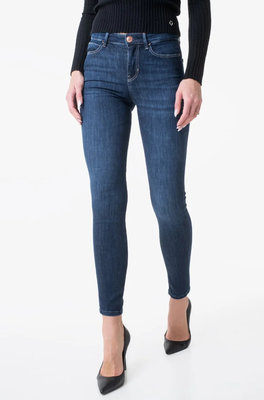 Modrá barva, Skinny jeans