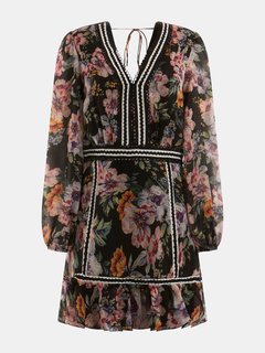 Černá barva, Elana šaty