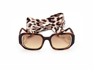 Guess – není fotka 1