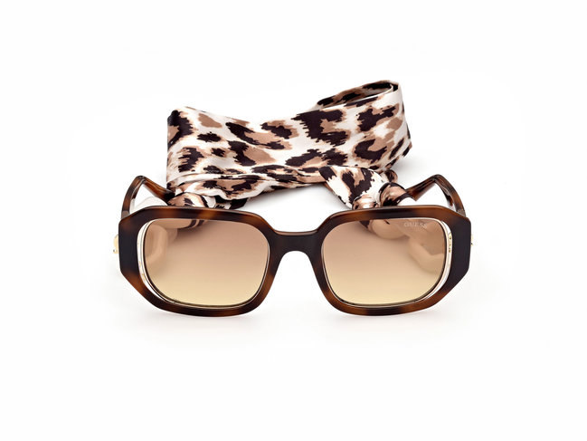 Guess – není fotka 1