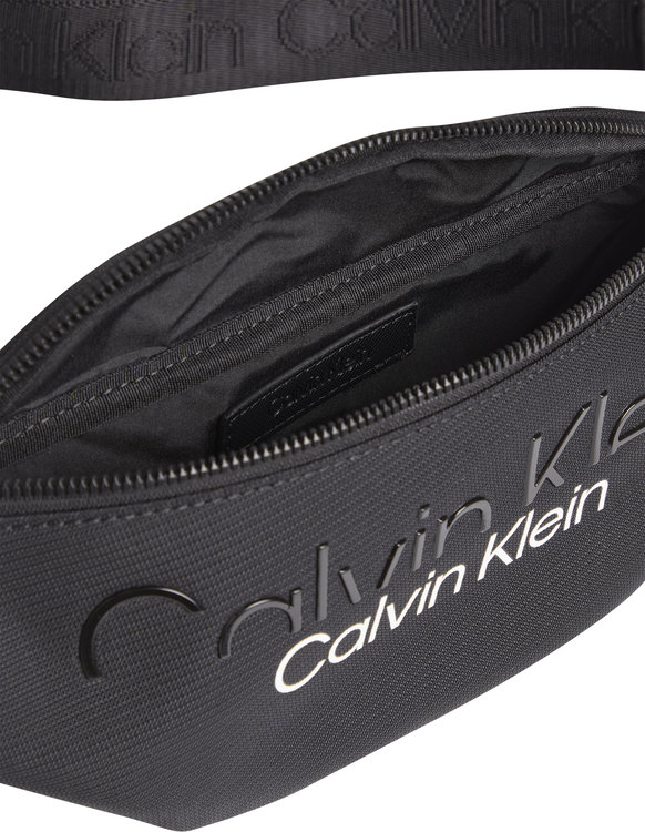 Módní K50K508714-BAX ledvinka, 2022