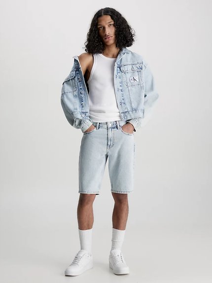 Módní J30J323334-1AA šortky, 2023