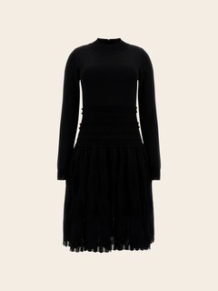 Černá barva, Tempo šaty