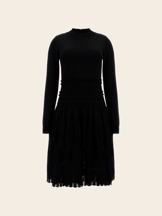 Černá barva, Tempo šaty