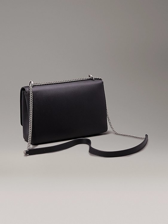 Módní Sculpted crossbody, Černá barva, 2024