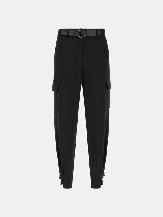 Černá barva, Marzia kalhoty