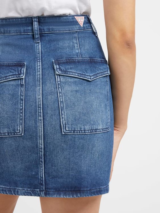 Modrá barva, Carlie sukně