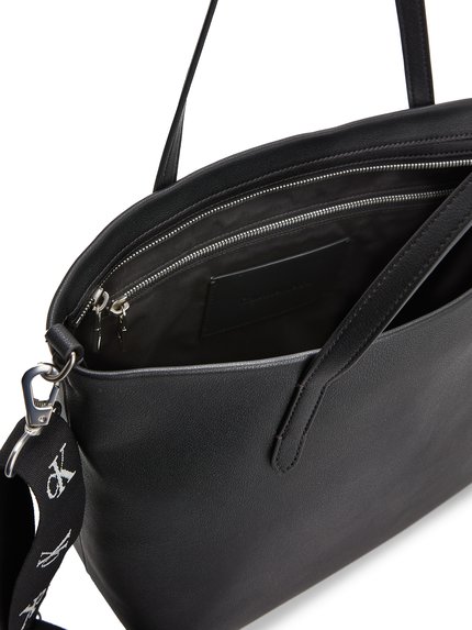 K60K609790-BDS kabelka Ženy