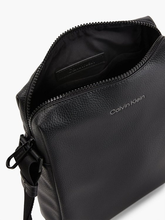 Módní K50K508690-BAX crossbody, 2022