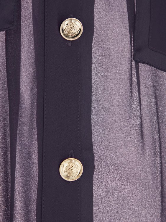 Modrá barva, Emily košile