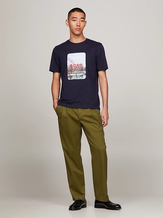 Tommy Hilfiger – Landscape Graphic triko, Černá barva