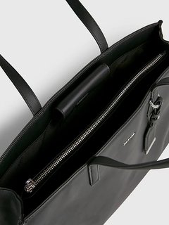 CK Must kabelka Černá barva Ženy