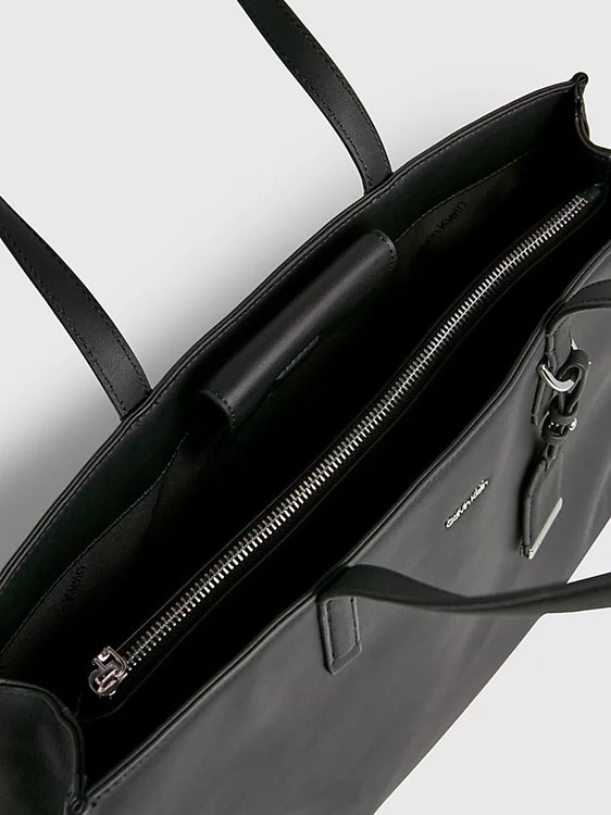 CK Must kabelka Černá barva Ženy