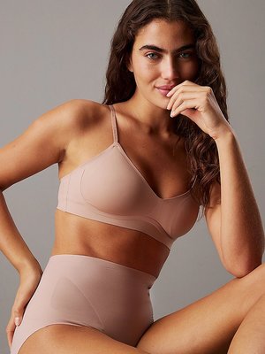 Calvin Klein Underwear – Invisibles podprsenka, Béžová, Tělová barva