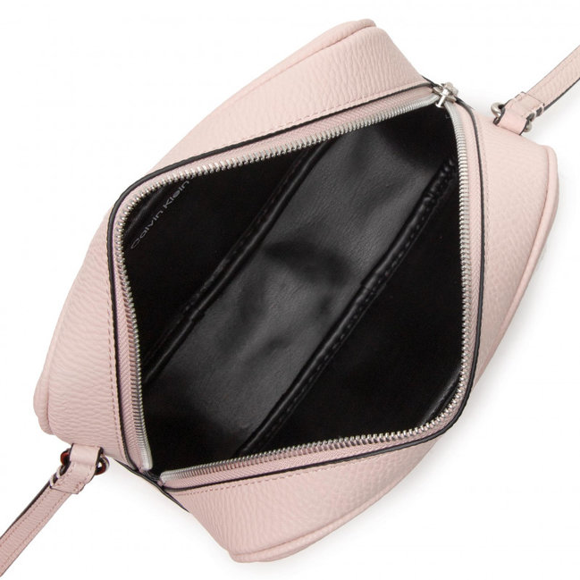 Růžová barva, Sculpted crossbody