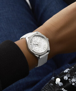 Bílá, Stříbrná barva, Boa hodinky