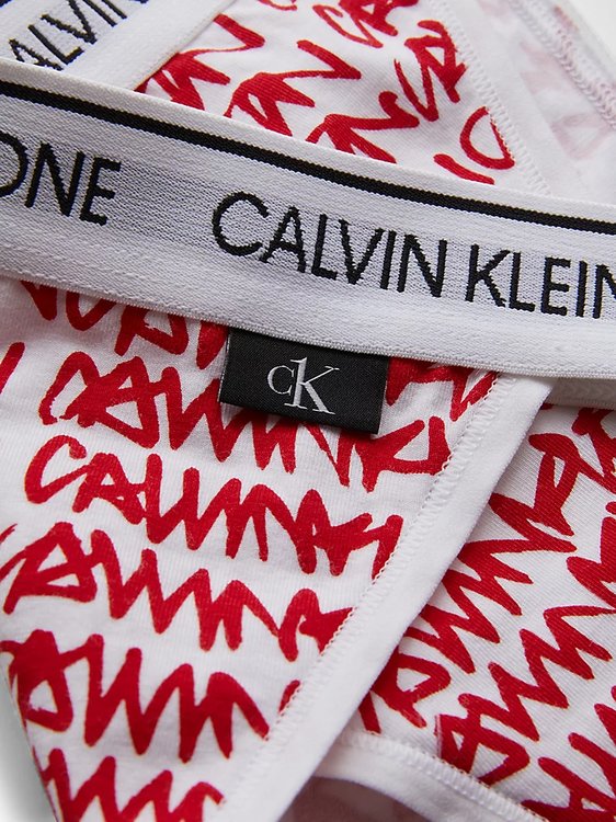 000QF5834E-5V1 brazilky