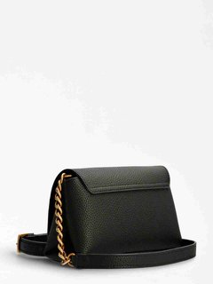 Černá barva, Downtown crossbody 1
