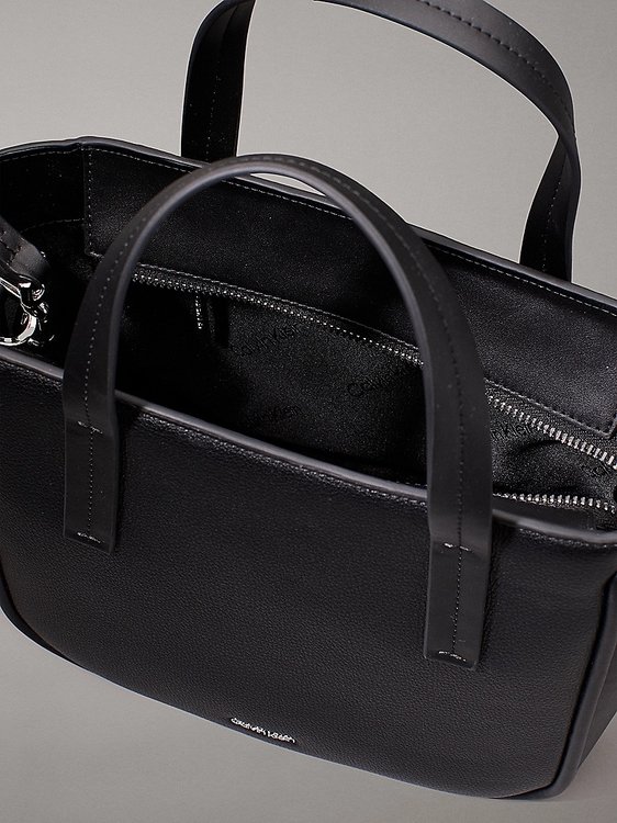 CK Refine malá kabelka Černá barva Ženy