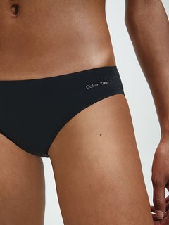 Luxusní Bikiny, Černá barva