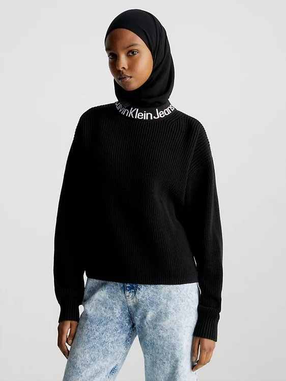 Calvin Klein Jeans – Logo Intarsia svetr, Černá barva