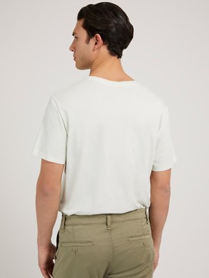 Módní M82P64R7HD0-G7FY TRIKO, 2022