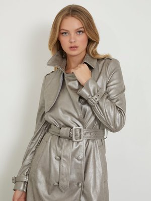 GUESS – W4RL01WFWN2-MGTL KABÁT