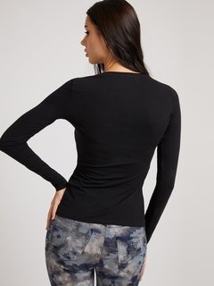 Černá barva, Astrelle triko