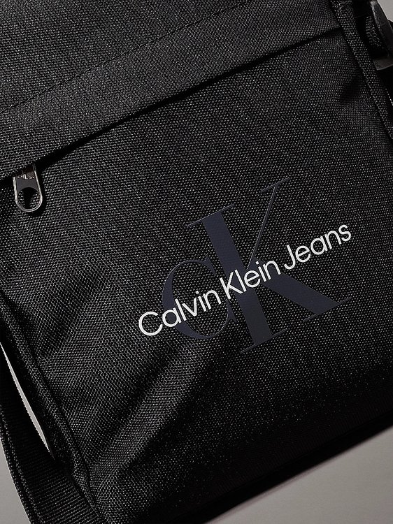 Sport Essentia crossbody Černá barva Muži