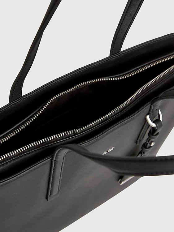 Módní CK Must Shopper kabelka, Černá barva, 2023