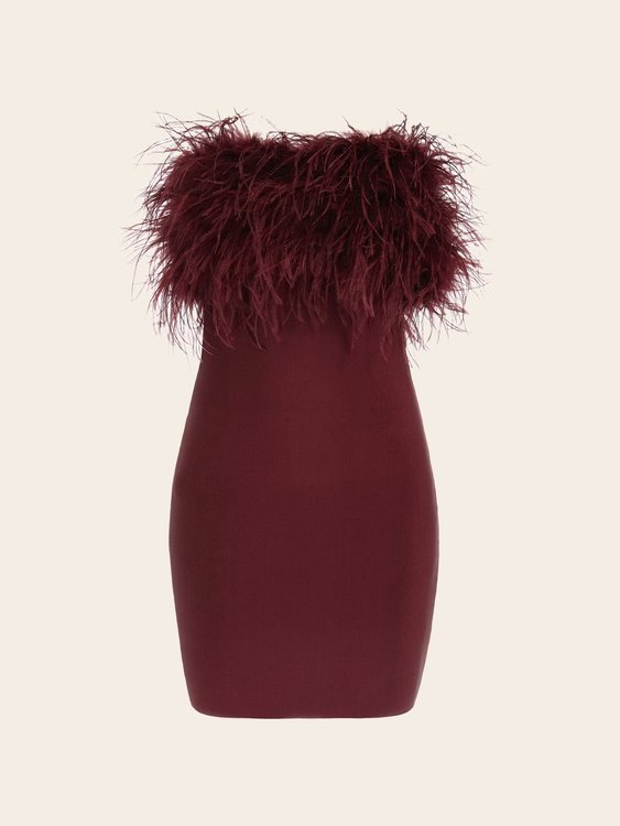 Červená barva, Evita šaty