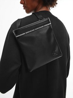 Luxusní K50K507211-BDS crossbody, OS