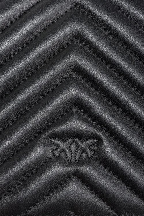 Černá barva, Love One Classic kabelka