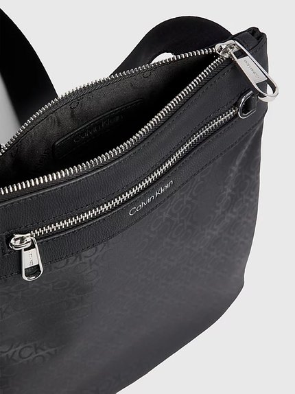 Módní K50K510538-01N crossbody, 2023