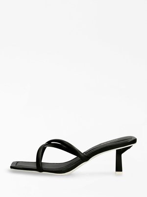 FL6BNNLEA03-BLACK SANDÁLY – Guess Ženy, Ženy, Ženy 1