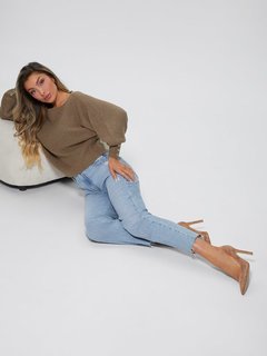 Hnědá barva, Isadora svetr