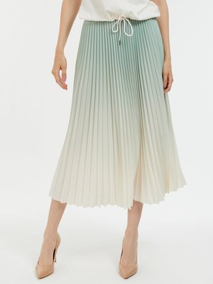 Guess – nen ífotka 1