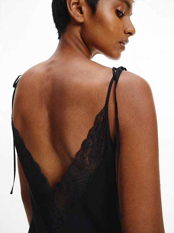 Módní 000QS6740E-UB1 košilka, 2021