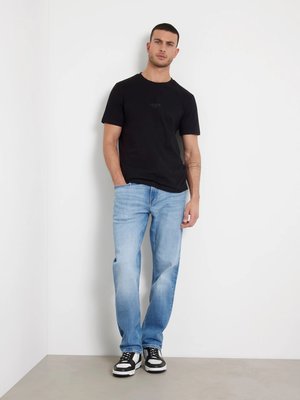 M2YI72I3Z14-JBLK TRIKO S/S – GUESS Muži