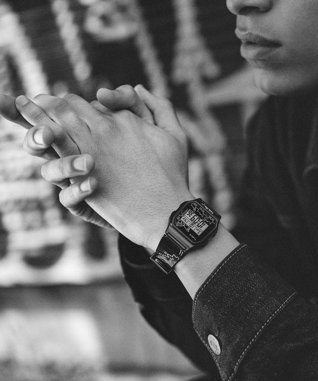 Černá barva, Timex LAB T80 hodinky