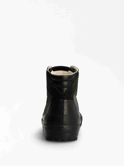 není fotka Muži, Muži