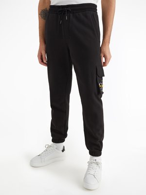 J30J320588-BEH tepláky