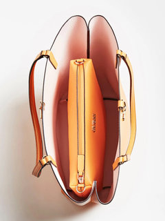 Guess, Oranžová barva Alby shopper