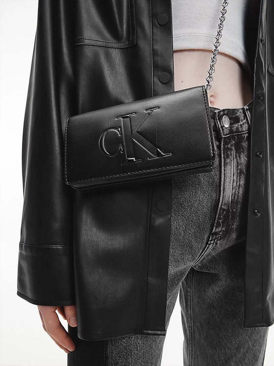 Calvin Klein Jeans – Sculpted pouzdro na mobil, Černá barva 2