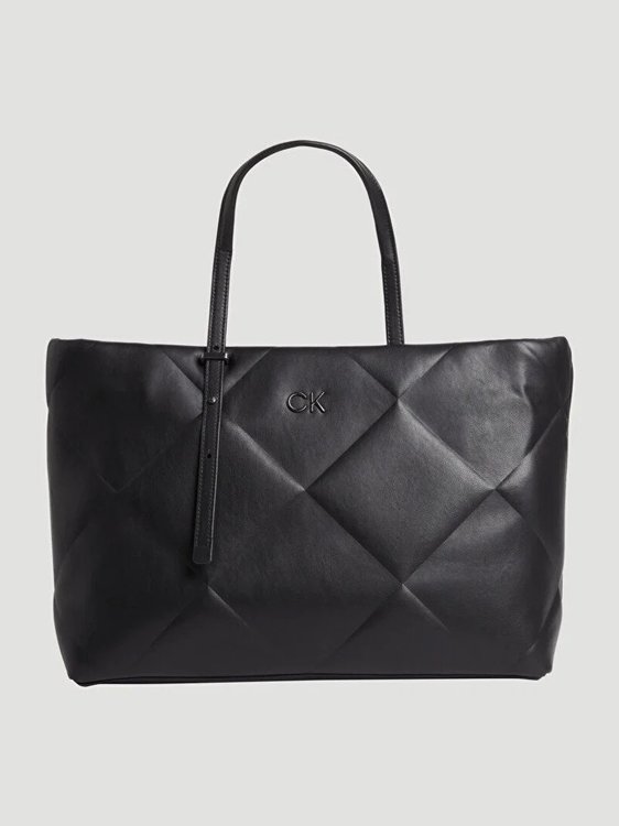 Calvin Klein Jeans – Lock Quilt kabelka, Černá barva