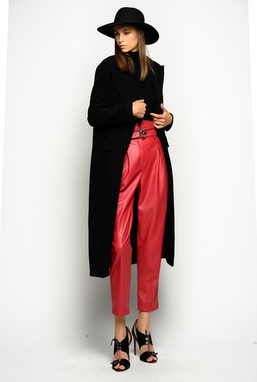 Černá barva, Martini kabát