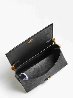 Guess, Černá barva Downtown crossbody 2