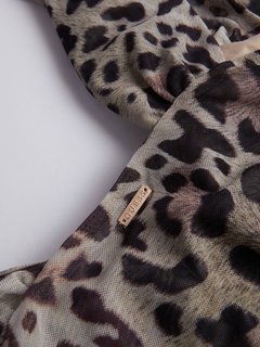 Hnědá barva, Tecla Bow top