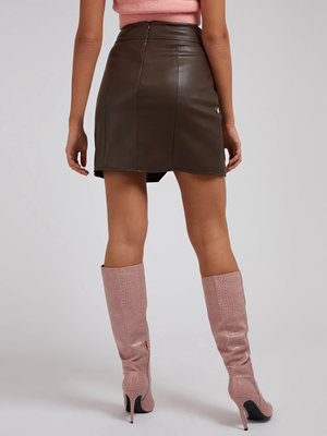 Hnědá barva, Megghy sukně