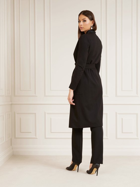 Černá barva, Jones kabát